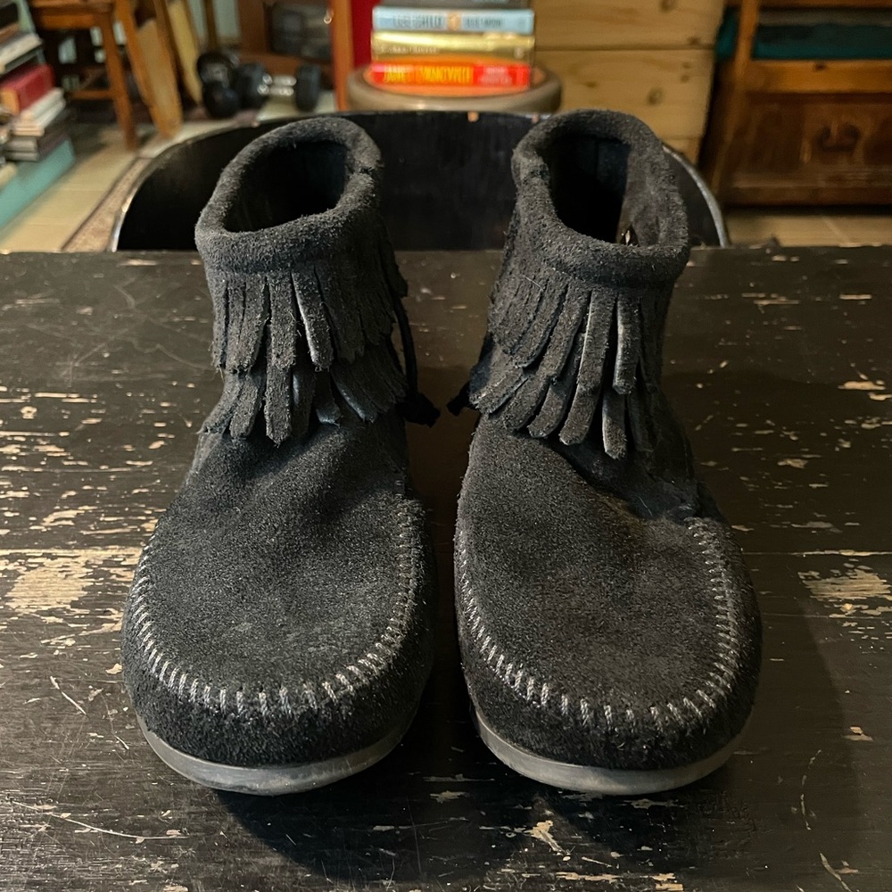 Minnetonka Double Fringe Side Zip Black Suede Moccasin Boots